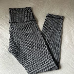 Lululemon, yoga pants